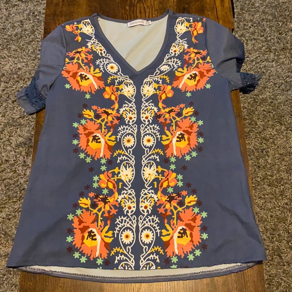 Printed top with embroidered sleeves
